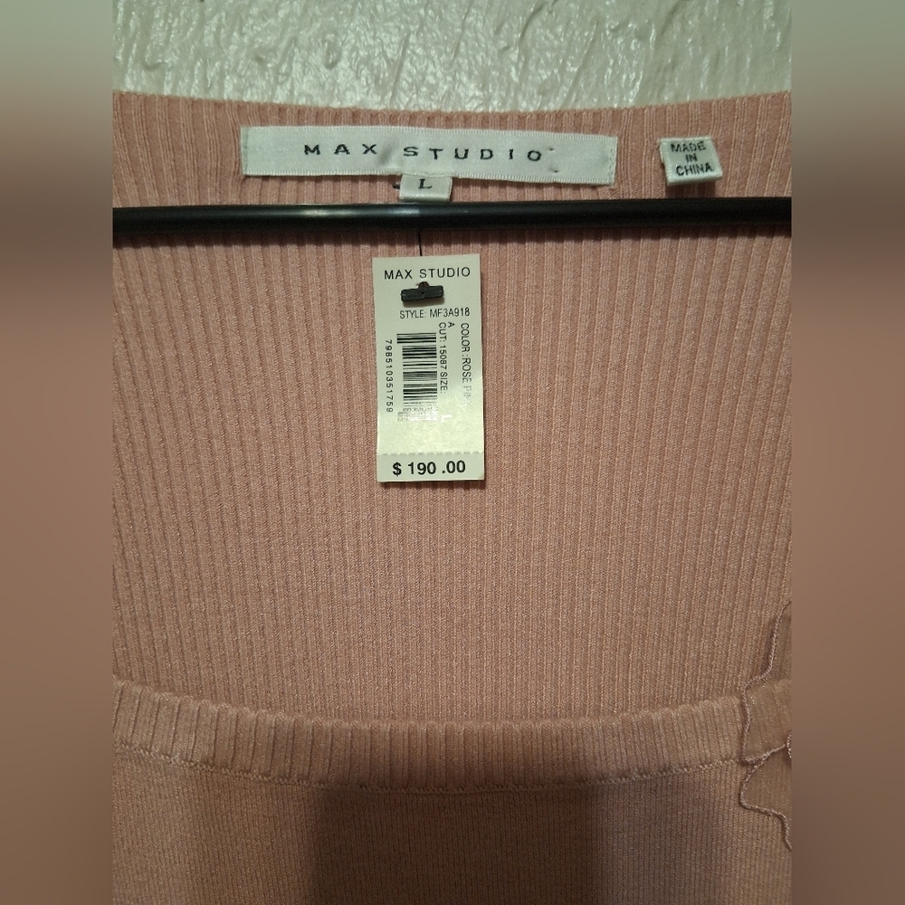 Max Studio Rose Pink Knit Top With Floral Applique / Size L / NWT - Picture 4 of 7